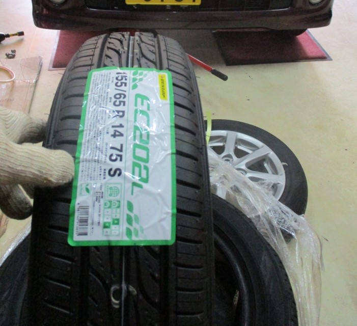 ダンロップ EC202L 155/65 R14 の店頭購入のみ行っています。